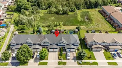 Att/Row/Townhouse in Guelph