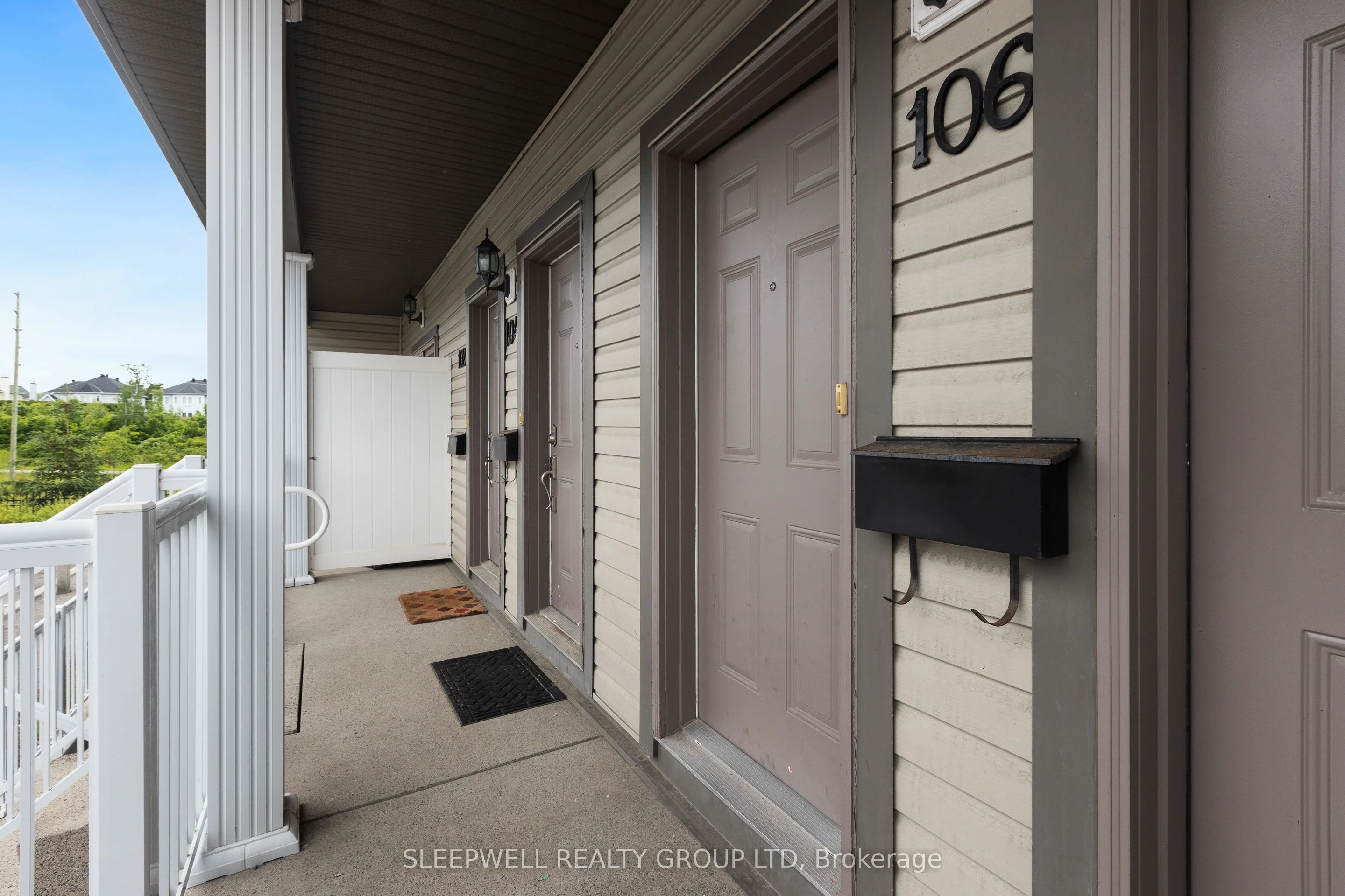 106 Sternes S, Orleans - Cumberland and Area, ON K4A 0X8