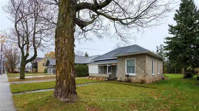 Detached in South Bruce Peninsula