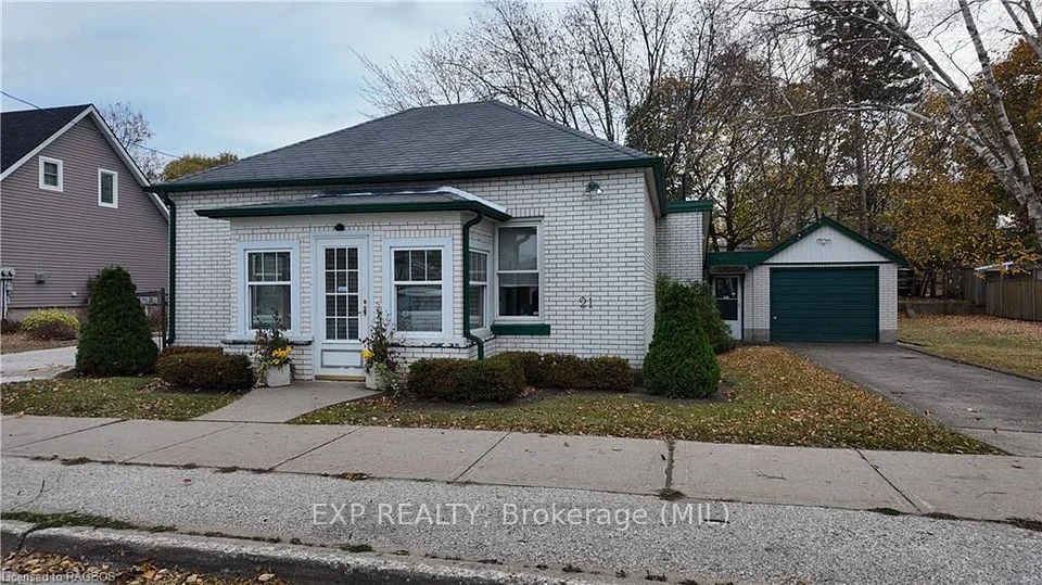 21 GROSVENOR ST N , Saugeen Shores, ON N0H 2L0