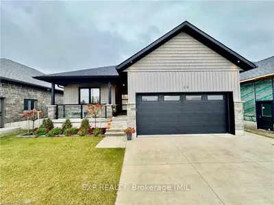 10 Devinwood Avenue, Brockton, On N0g 2v0