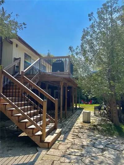 26 W ELGIN Street, Northern Bruce Peninsula, ON N0H 2R0