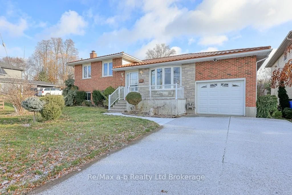 Detached in Woodstock
