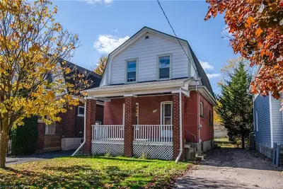 Detached in Stratford