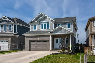 Detached in Stratford