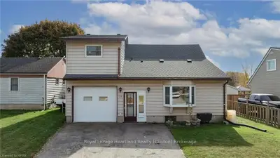 Detached in Huron East