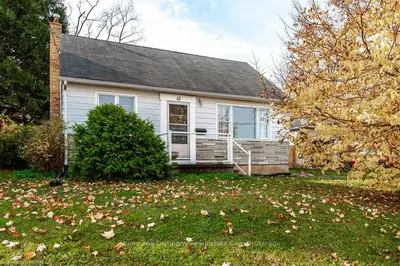Detached in Stratford