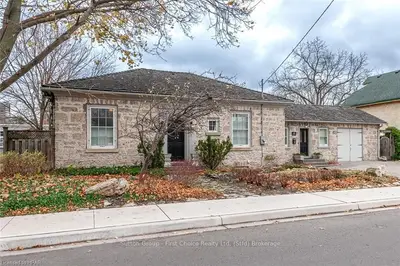 Detached in Cambridge