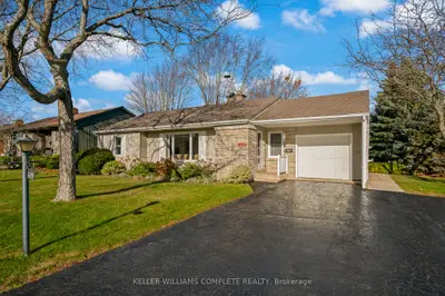 Detached in Port Colborne