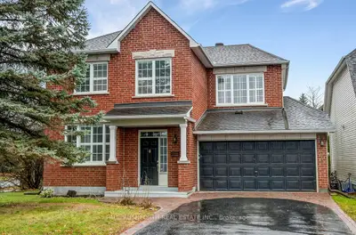 Detached in Orleans - Convent Glen and Area