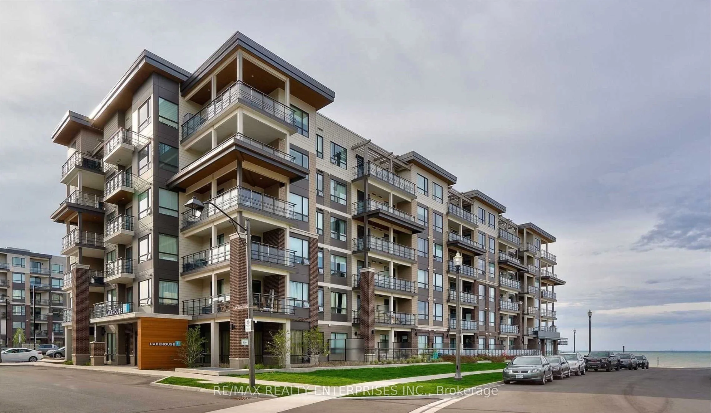 Condo Apartment in Grimsby
