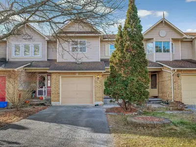Att/Row/Townhouse in Kanata