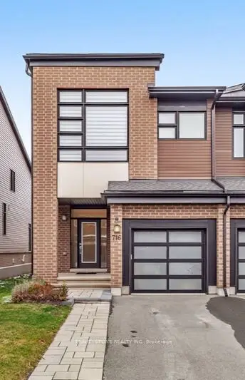Att/Row/Townhouse in Kanata