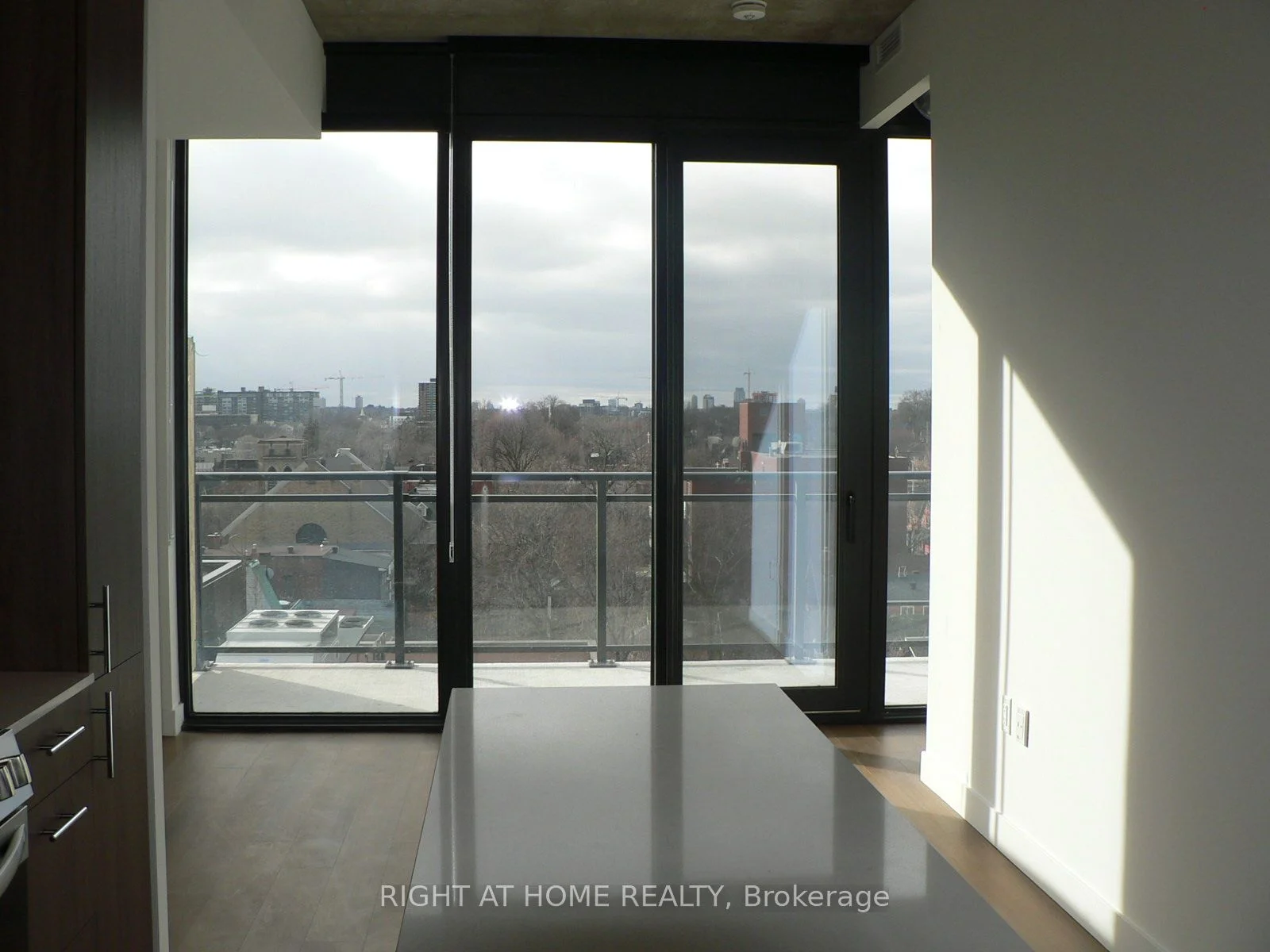 10 James Street 715, Ottawa Centre, ON K2P 1T2