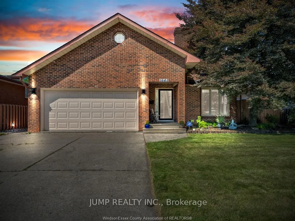 Detached in Windsor