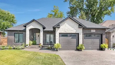 Detached in LaSalle