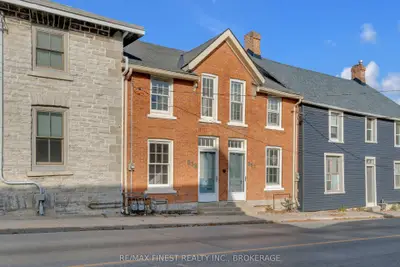Att/Row/Townhouse in Kingston