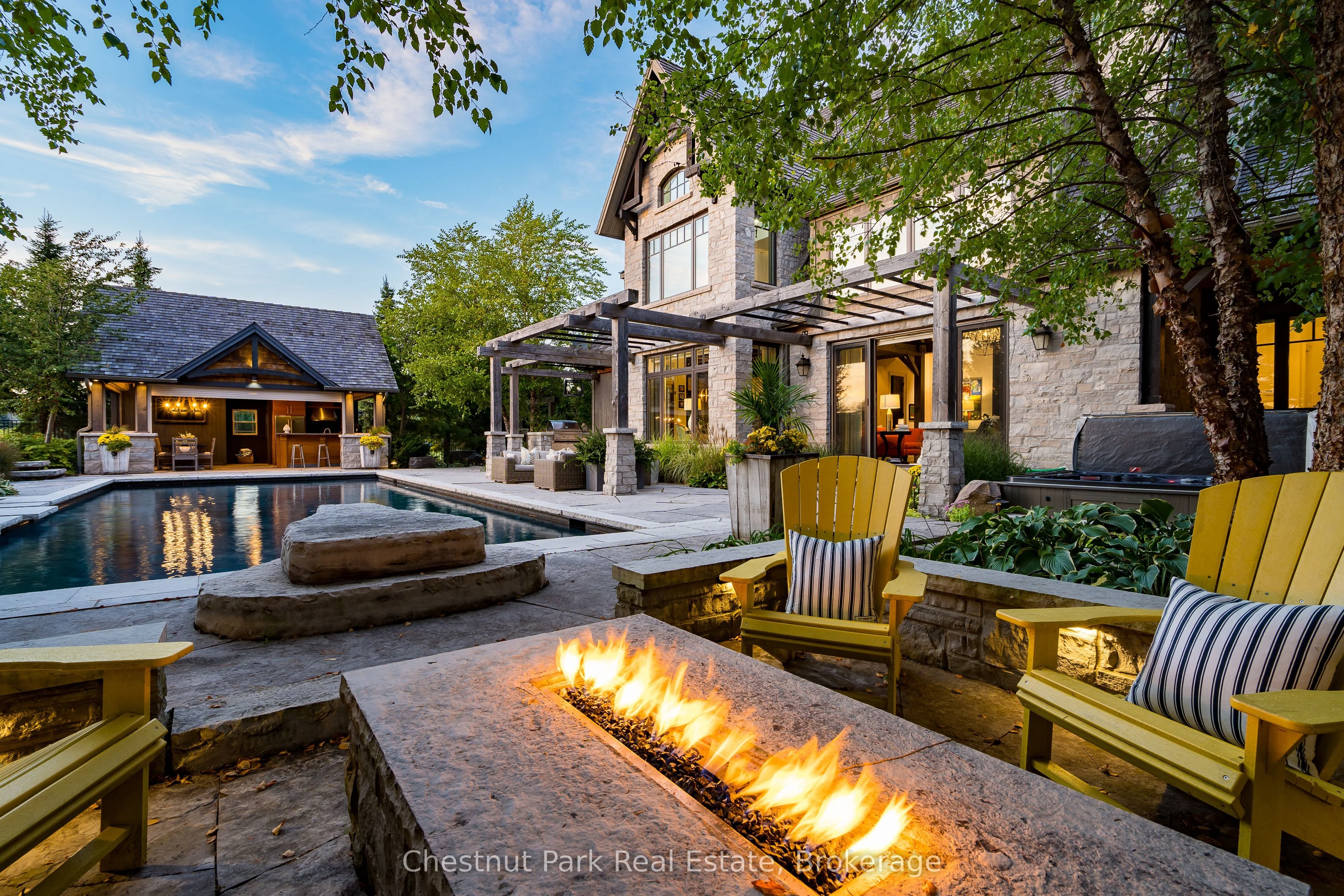 Detached in Blue Mountains