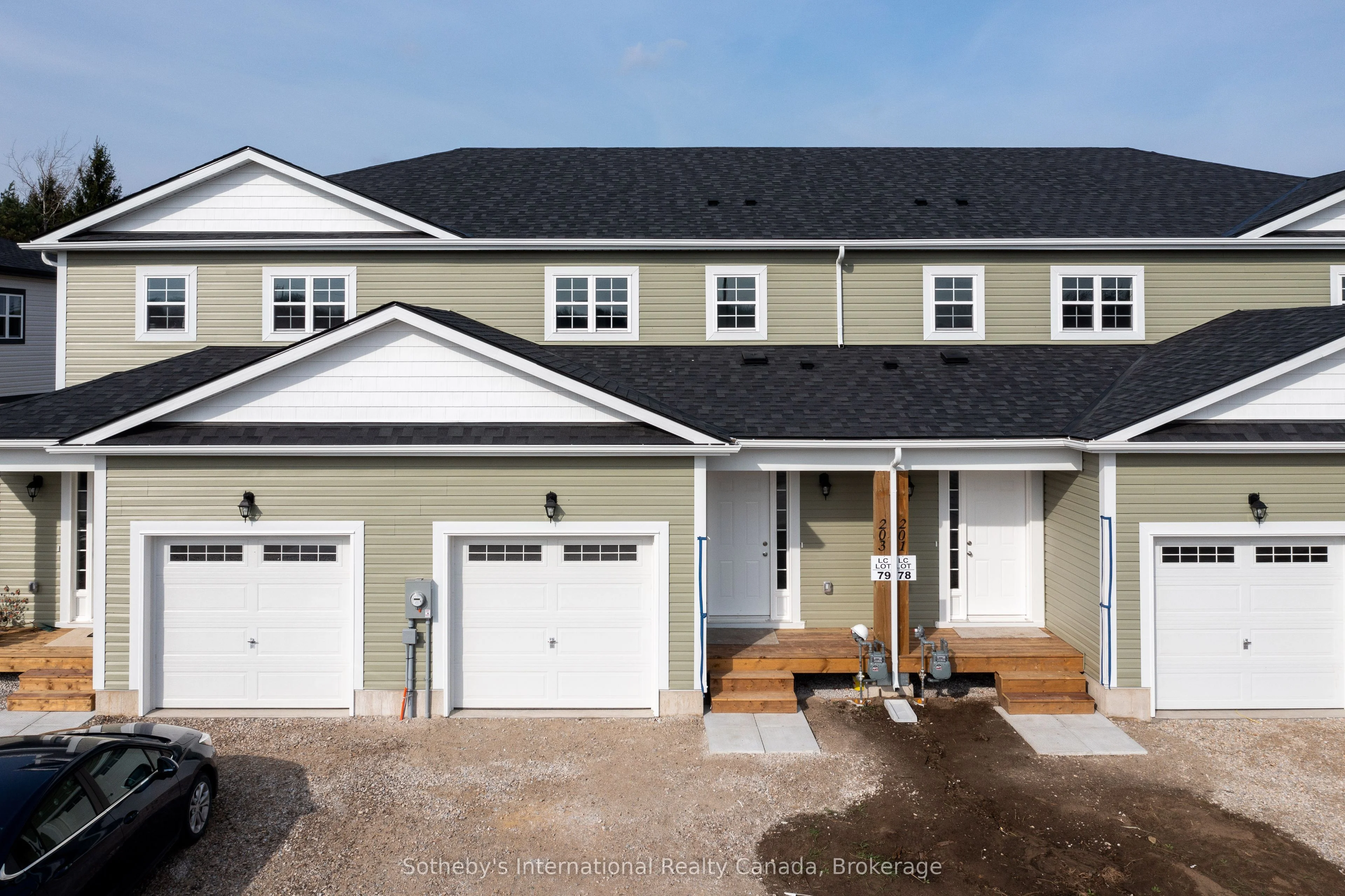 Att/Row/Townhouse in Meaford