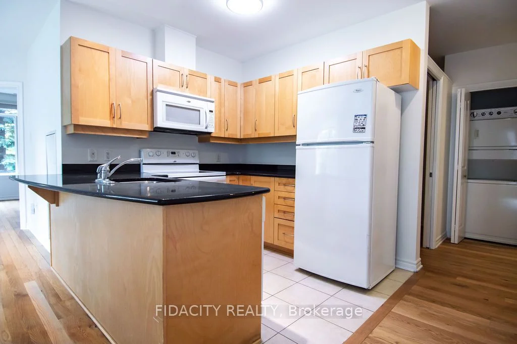 314 CENTRAL PARK Drive 101, Carlington - Central Park, ON K2C 0R2