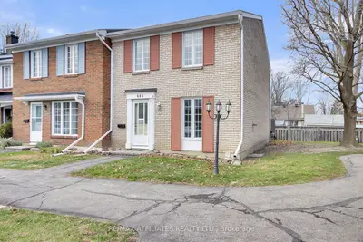 Condo Townhouse in Beacon Hill North - South and Area