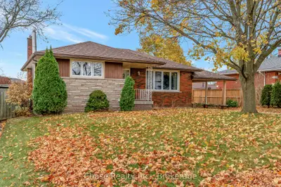 Detached in Brantford