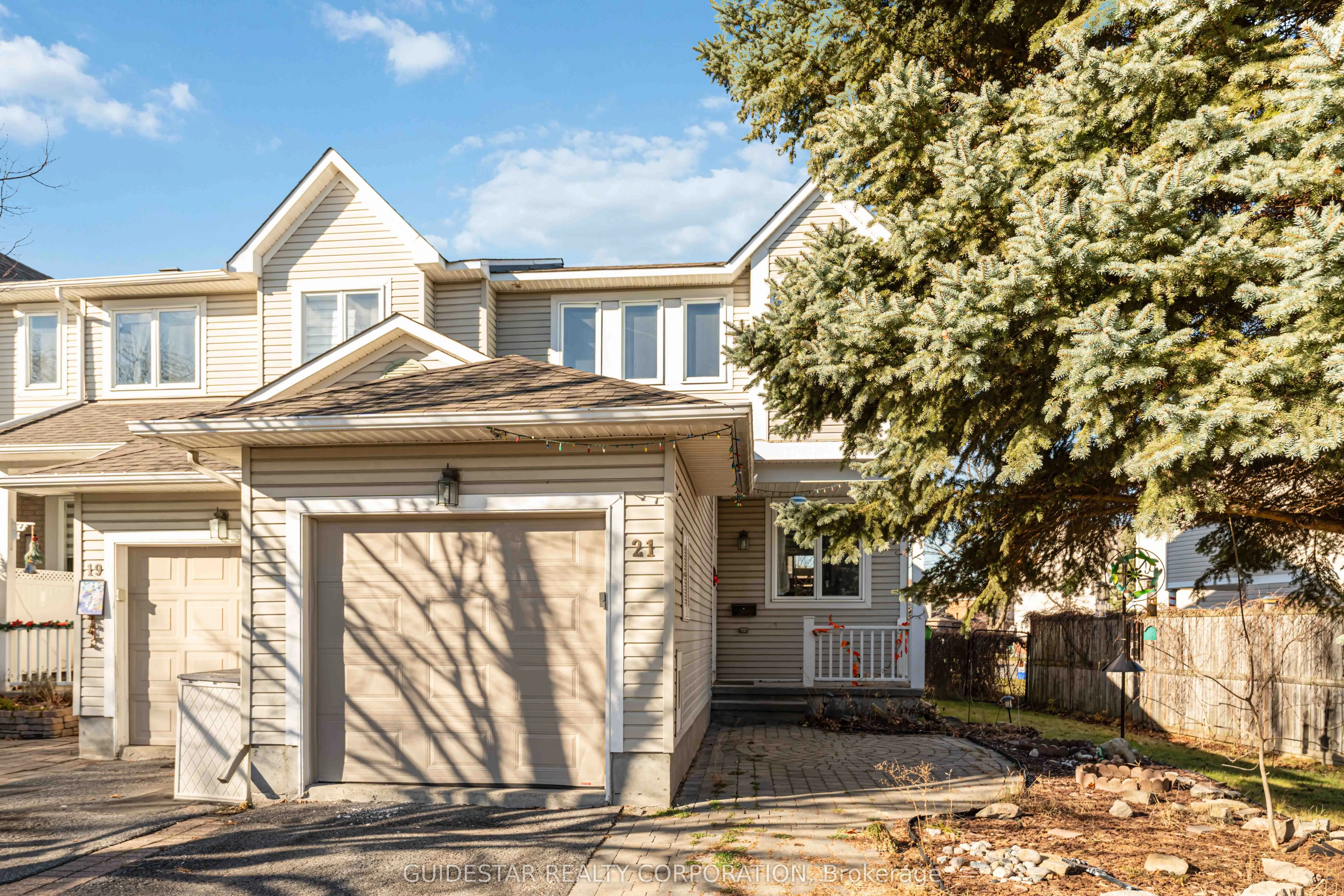 Att/Row/Townhouse in Kanata