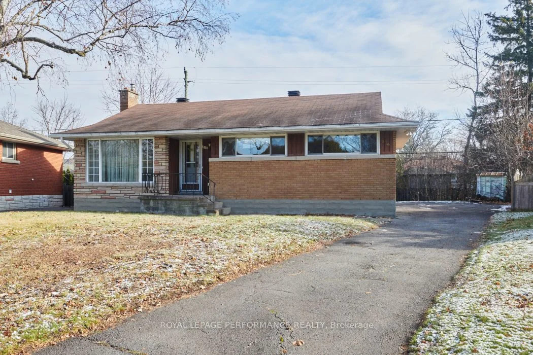 Detached in Elmvale Acres and Area