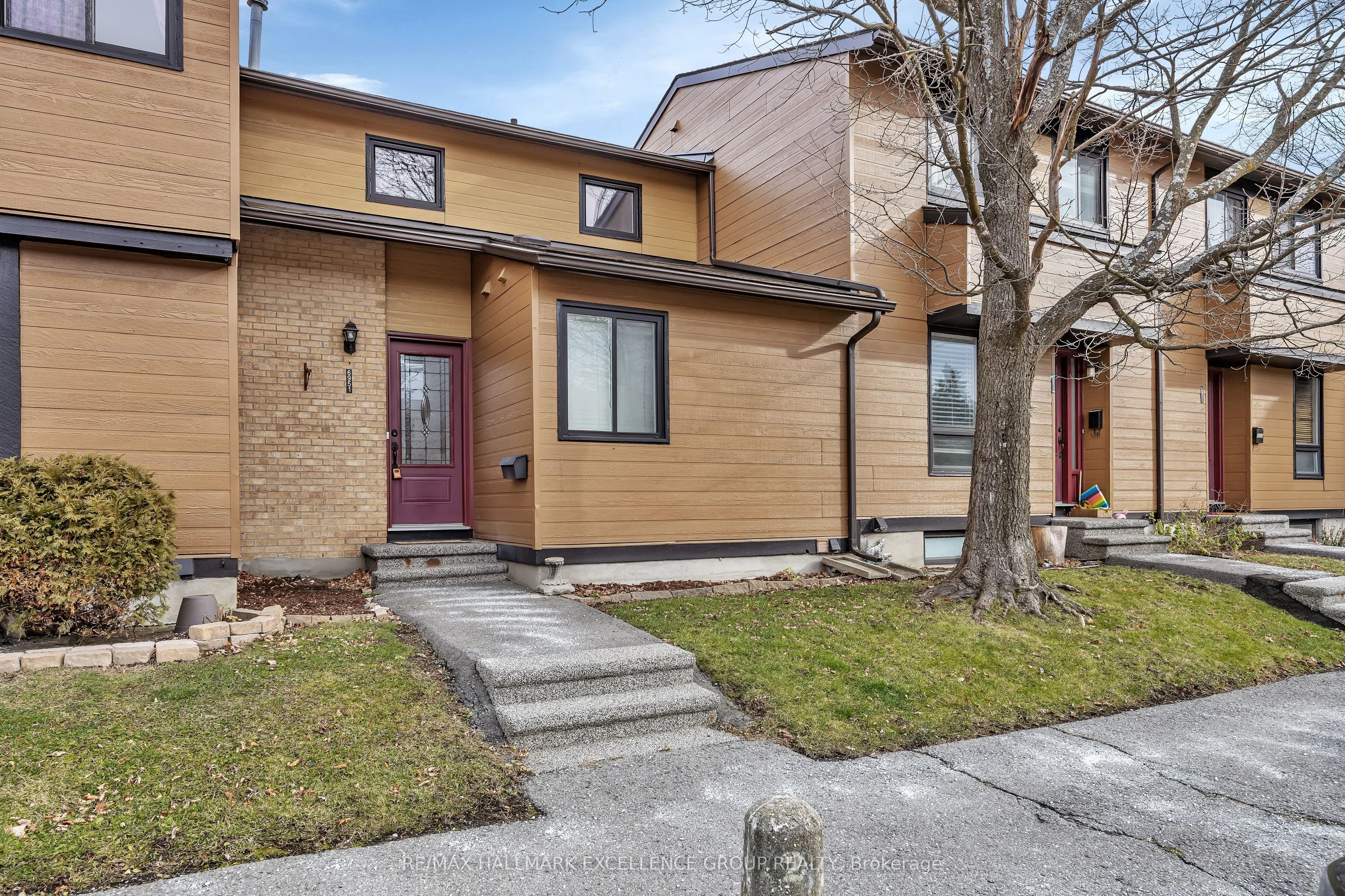 Condo Townhouse in Orleans - Convent Glen and Area
