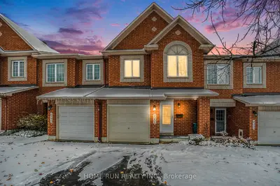 Att/Row/Townhouse in Orleans - Convent Glen and Area