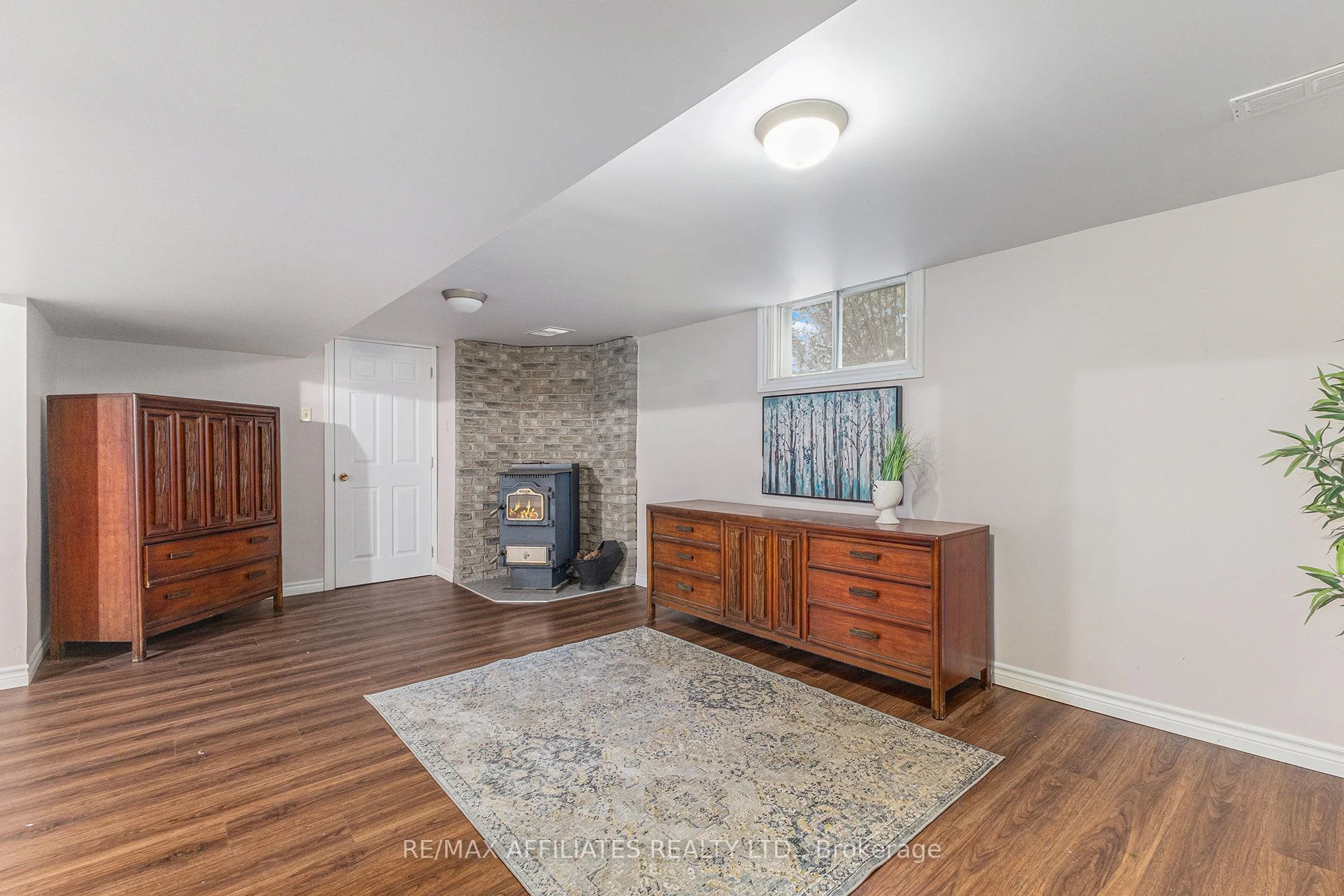 8 Fairlane Drive, Rideau Lakes, ON K7A 4S5