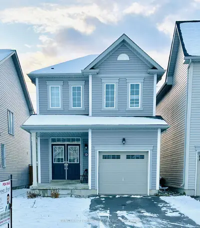 Detached in Niagara Falls
