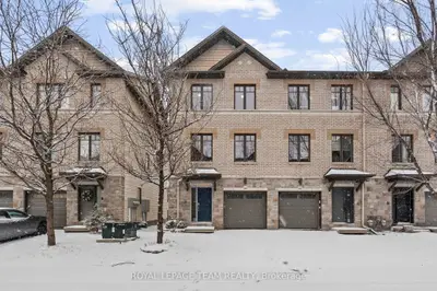 Att/Row/Townhouse in Beacon Hill North - South and Area
