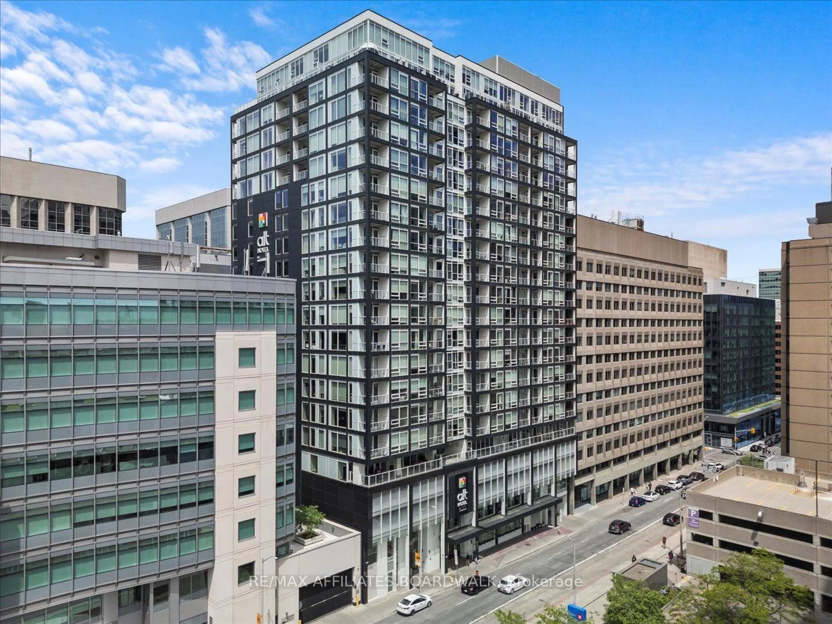 199 Slater Street 1701, Ottawa Centre, On K1p 0c8