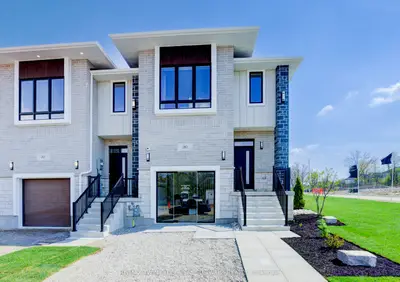 Att/Row/Townhouse in Cambridge