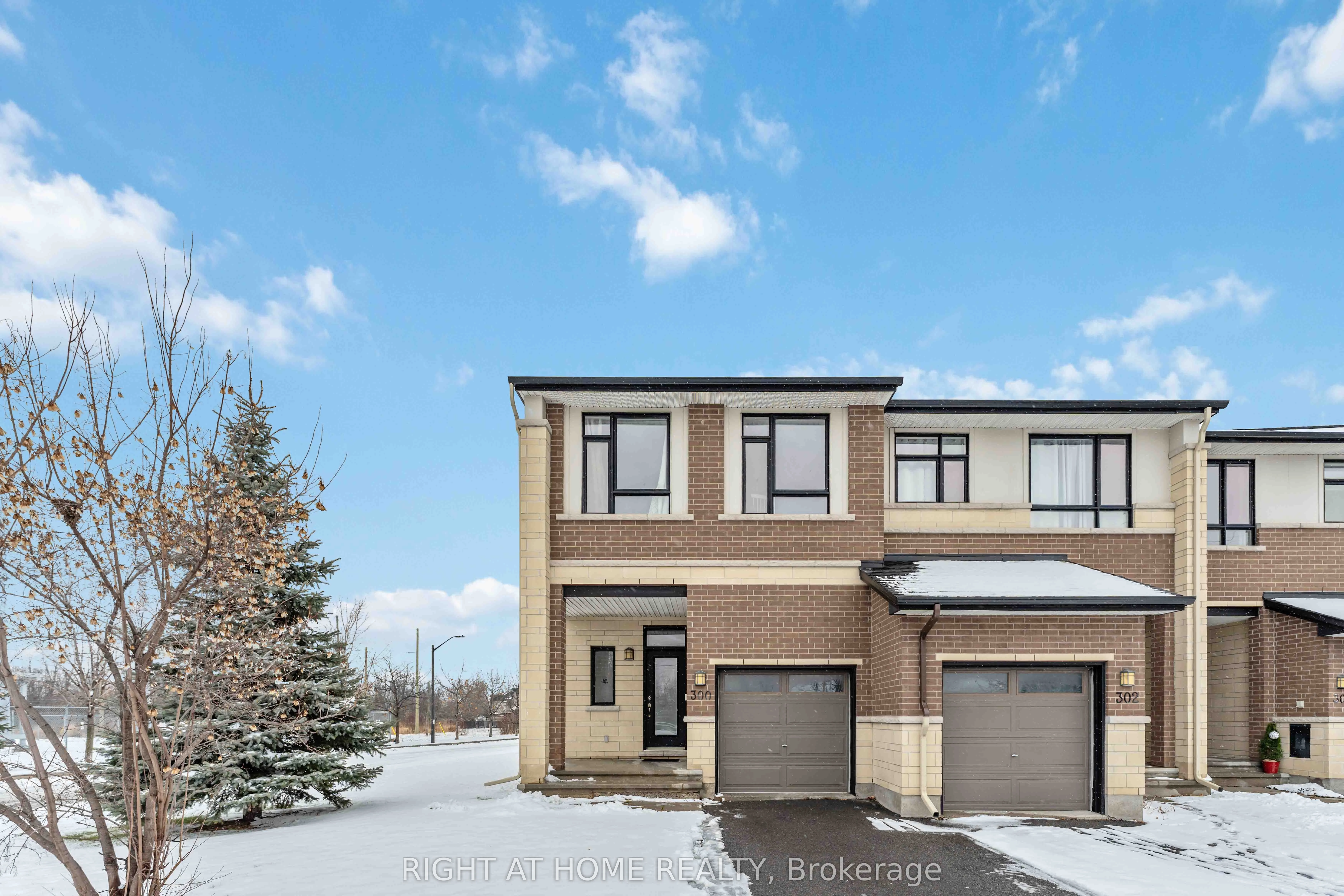 300 Cooks Mill Crescent, Blossom Park - Airport And Area, On K1v 2n3