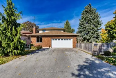 Detached in Lincoln