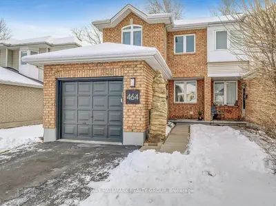 Att/Row/Townhouse in Orleans - Cumberland and Area