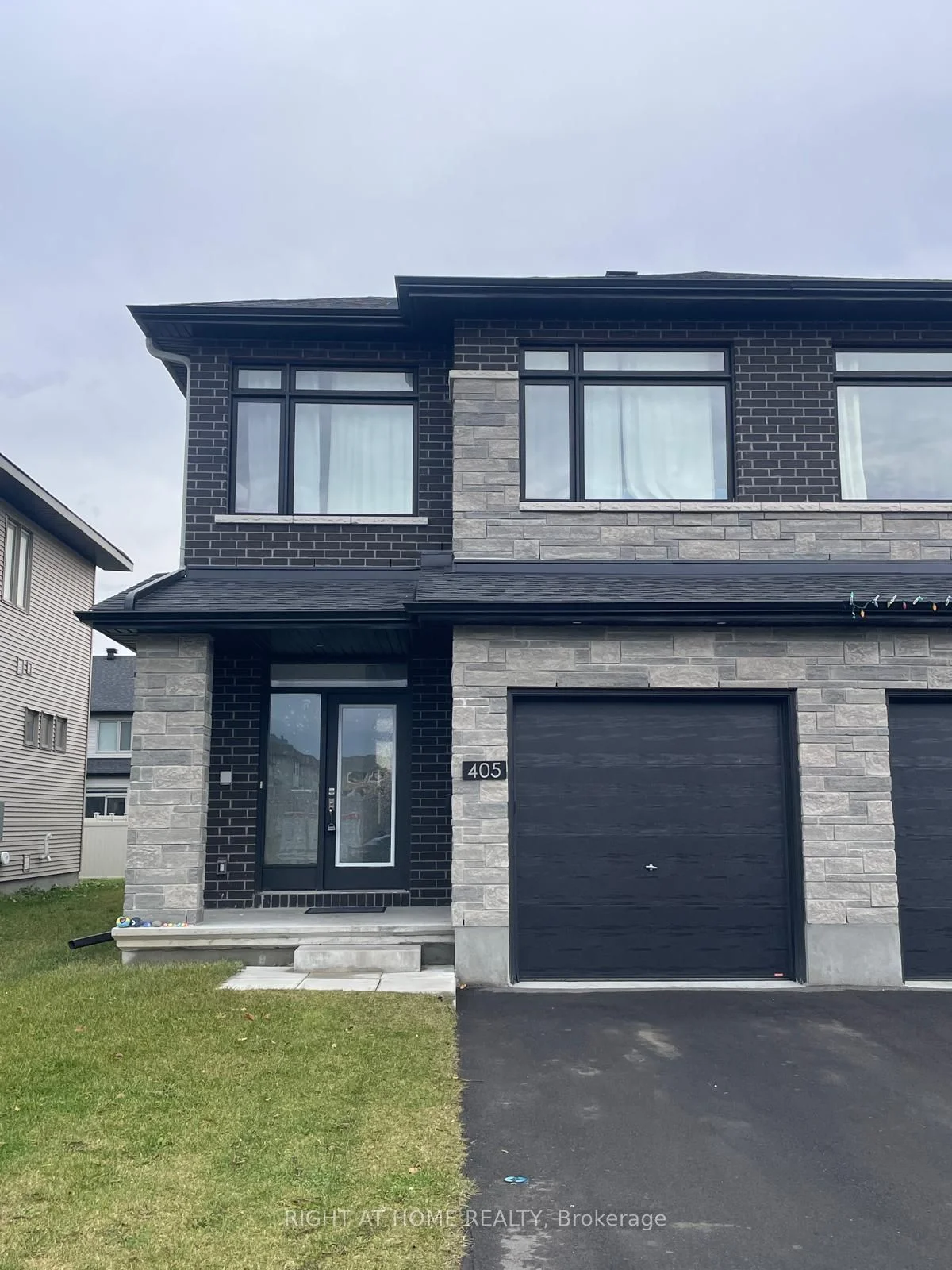 Att/Row/Townhouse in Orleans - Convent Glen and Area