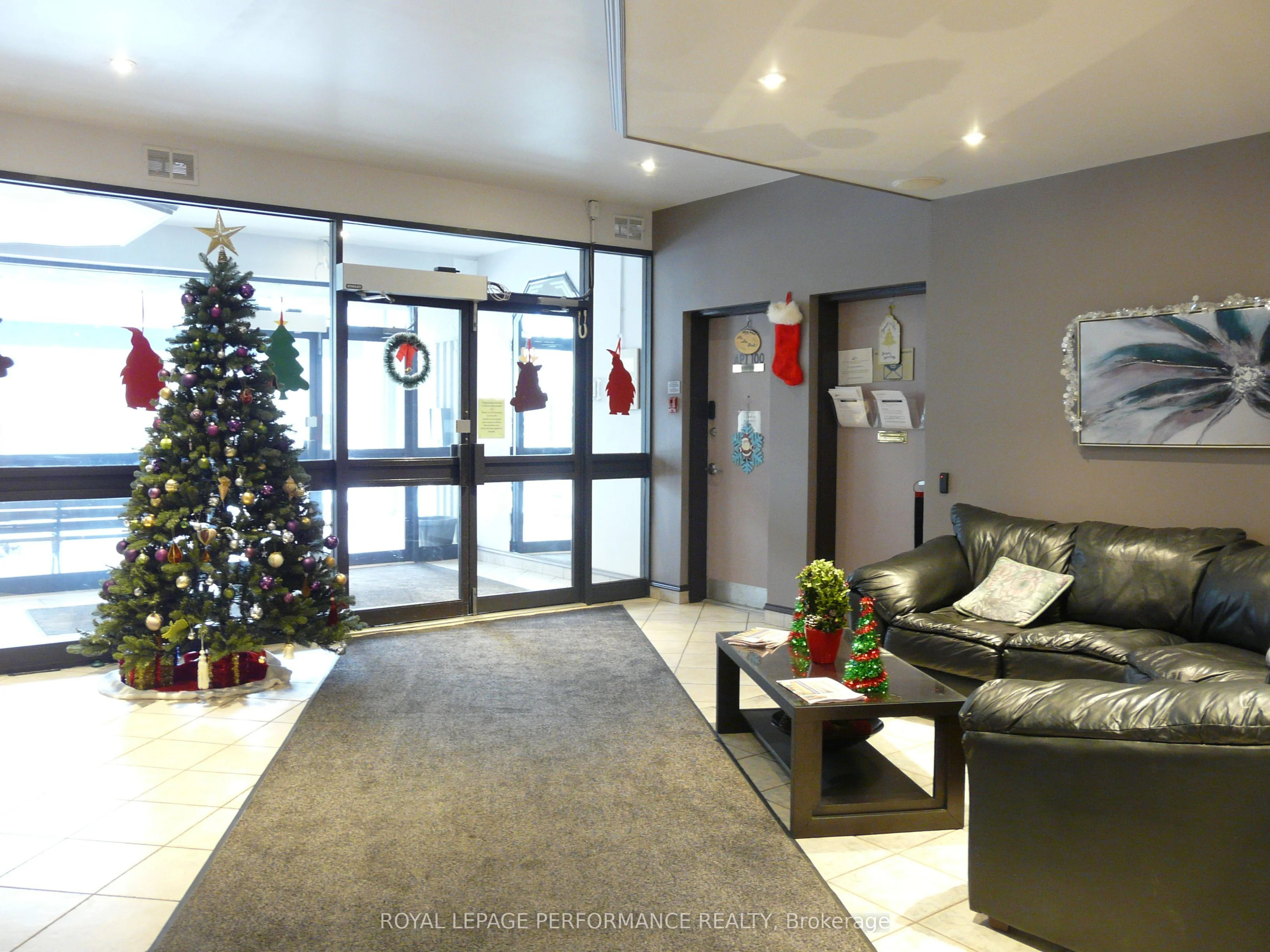 158B McArthur Avenue 1103, Vanier and Kingsview Park, ON K1L 8C9