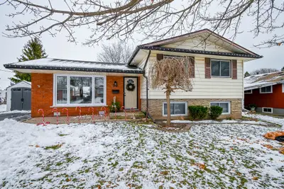 Detached in Port Colborne