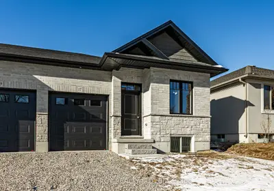 Att/Row/Townhouse in Tillsonburg