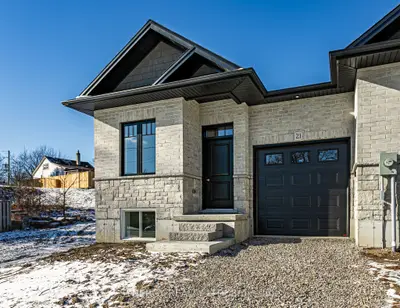 Att/Row/Townhouse in Tillsonburg