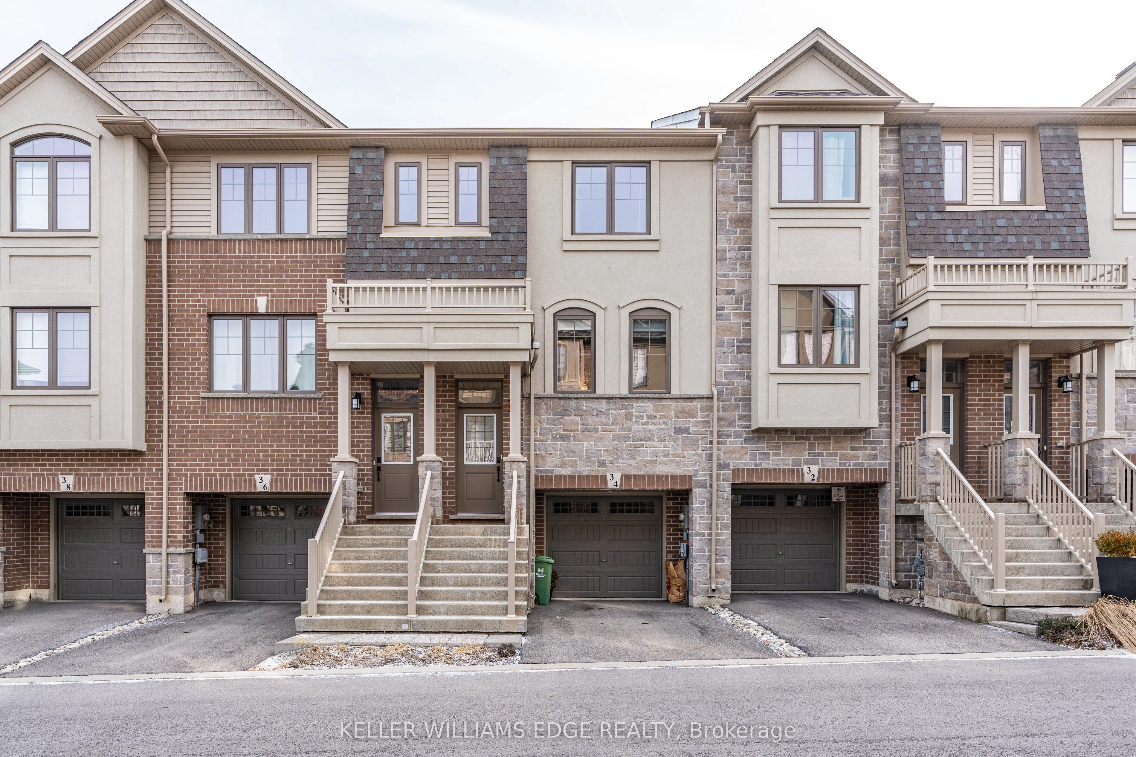 Att/Row/Townhouse in Hamilton