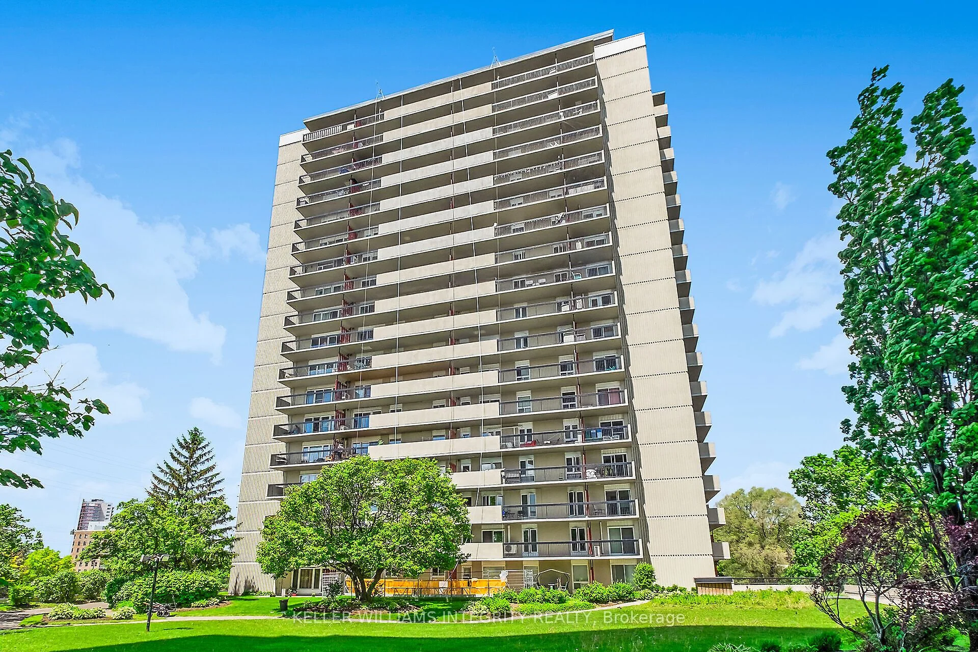 Condo Apartment in Vanier and Kingsview Park