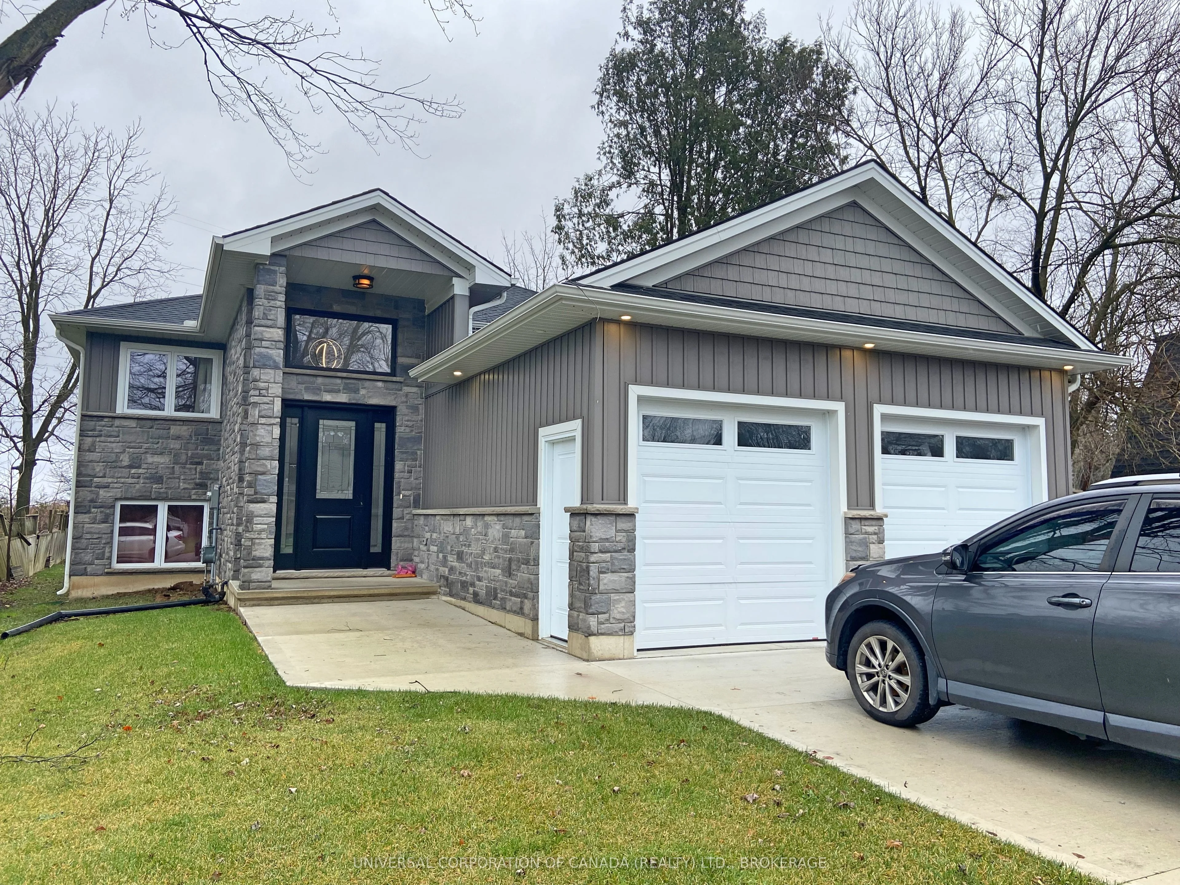 Duplex in Strathroy-Caradoc