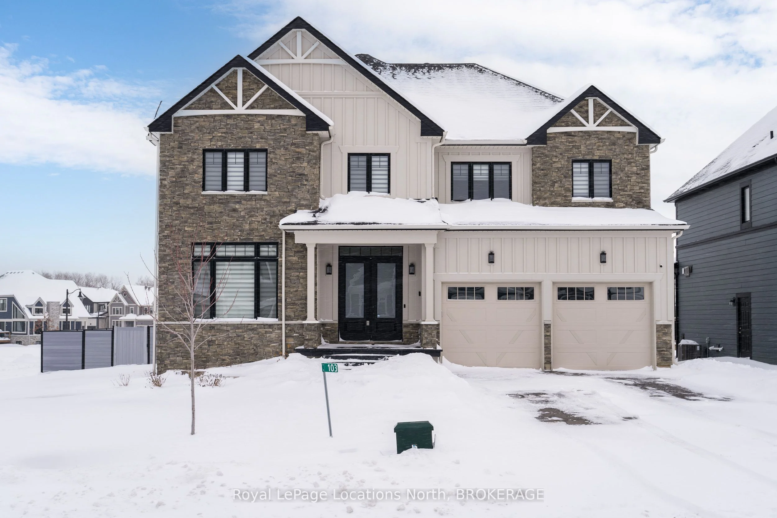 Detached in Blue Mountains