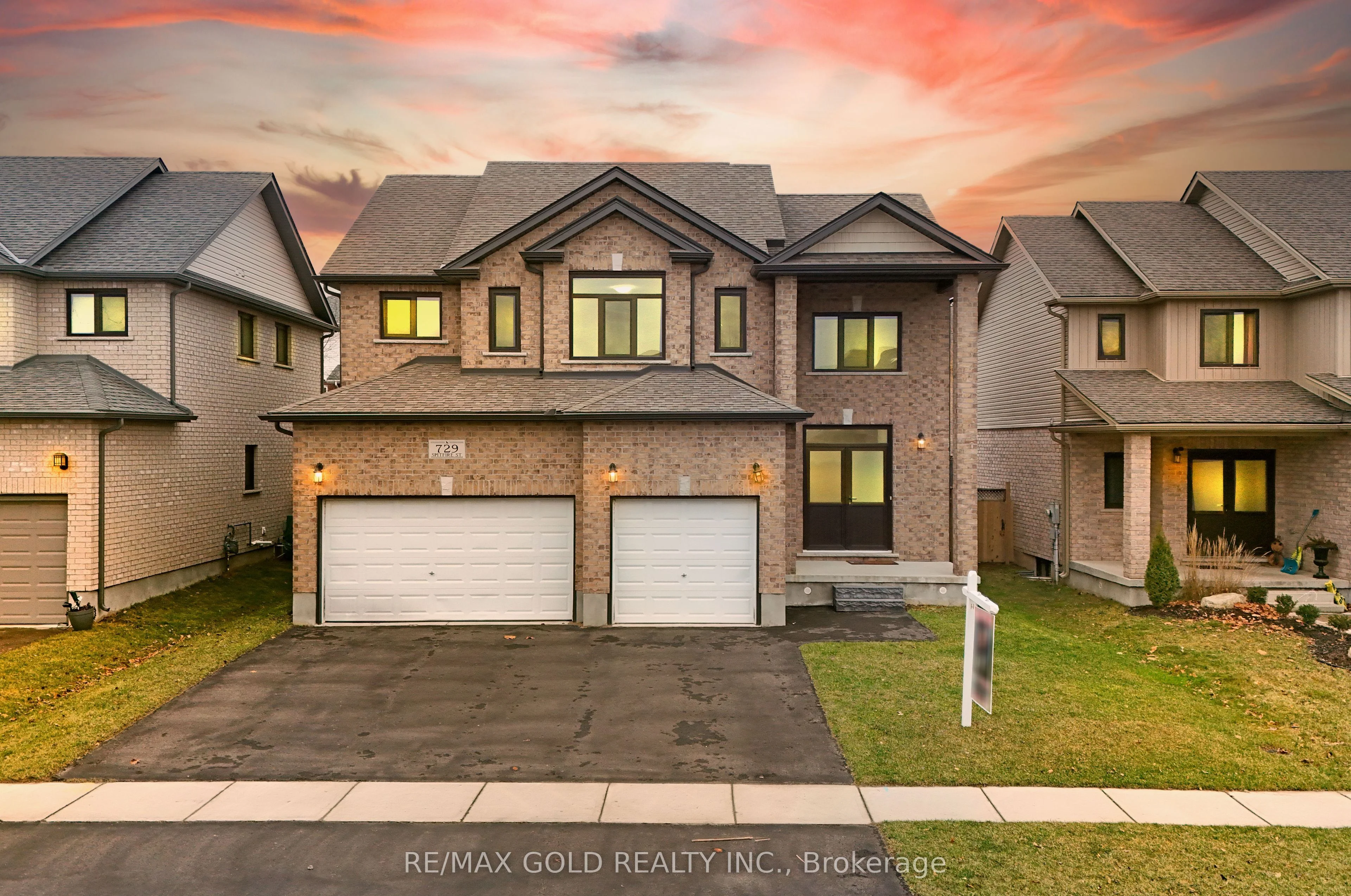 Detached in Woodstock