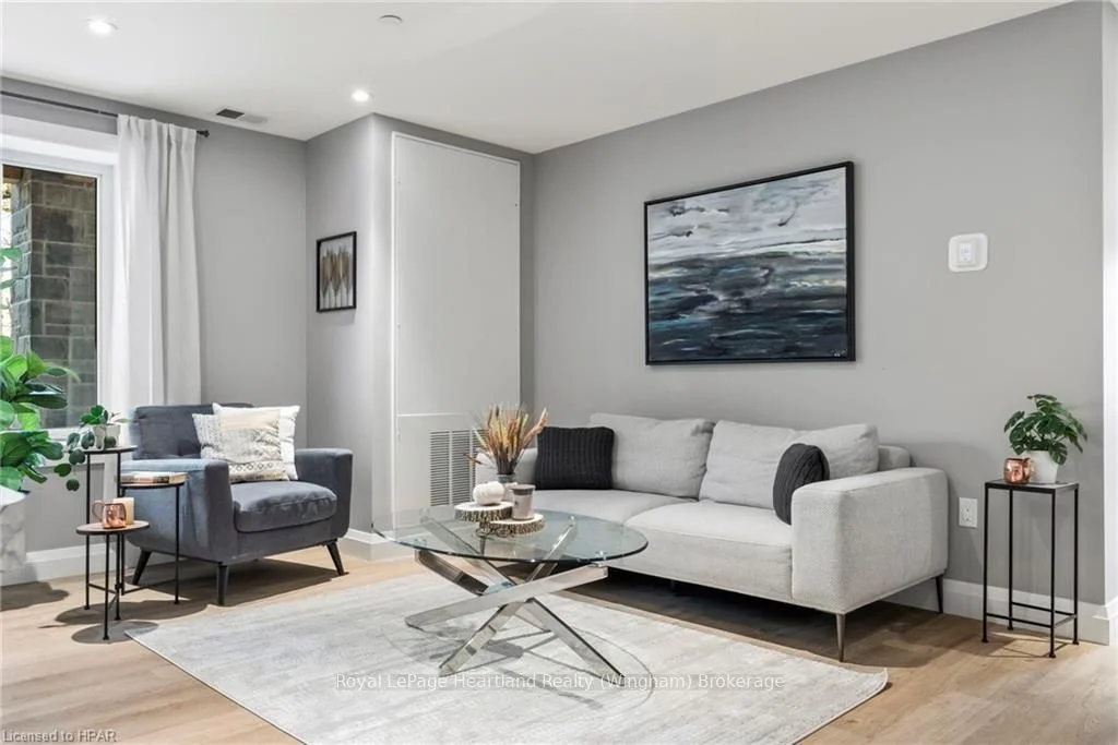 Condo Apartment in North Huron