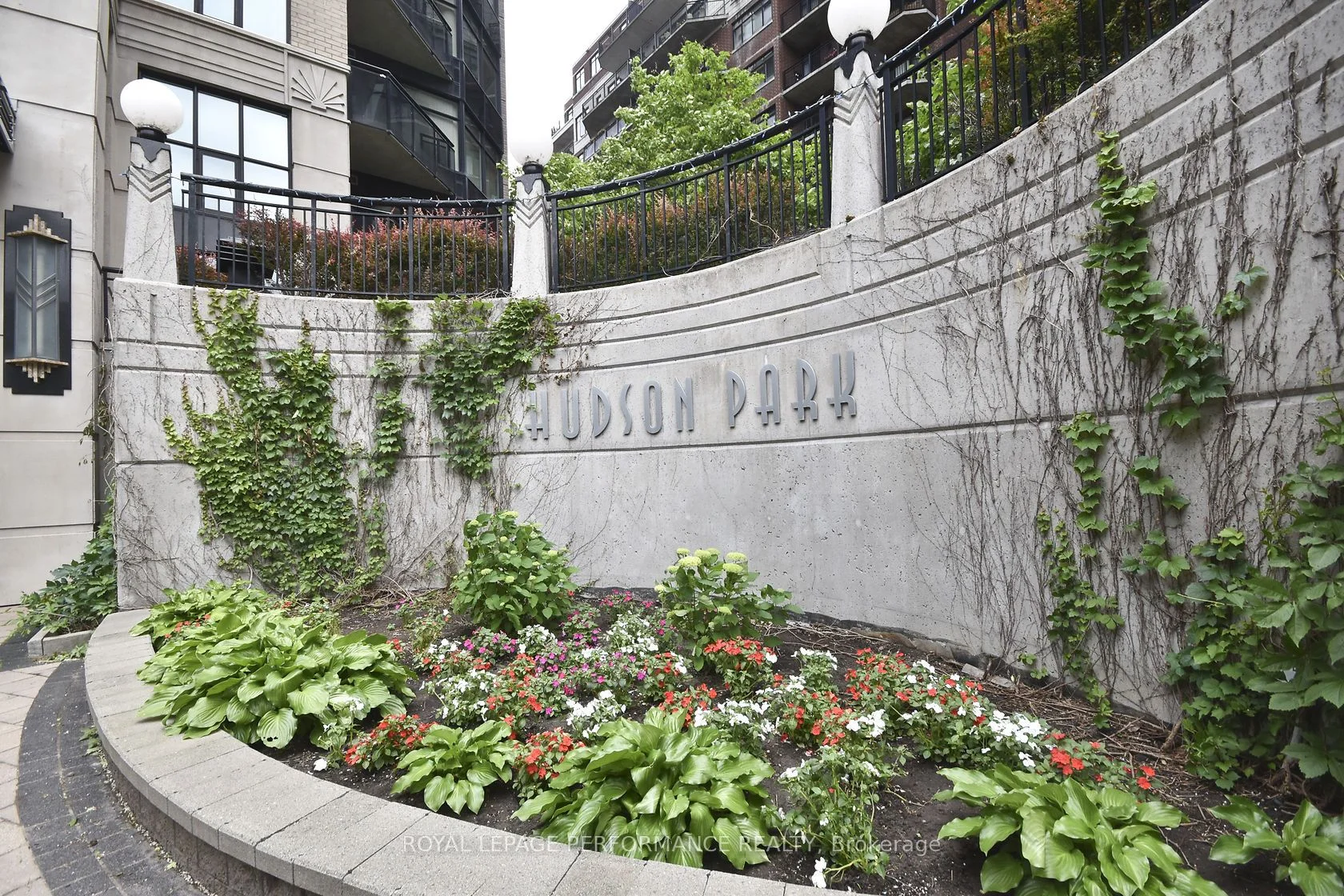 245 Kent Street 408, Ottawa Centre, On K2p 0a5